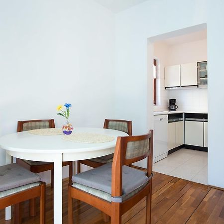 Adora Apartment คิร์ก ภายนอก รูปภาพ