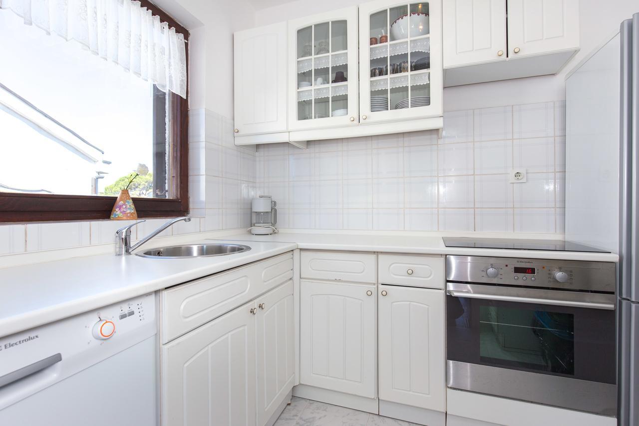 Adora Apartment คิร์ก ภายนอก รูปภาพ